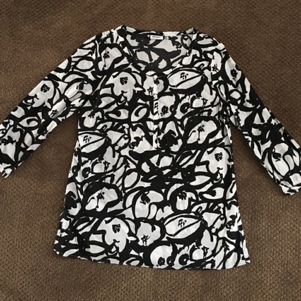 DKNYC Black & White Tunic Blouse